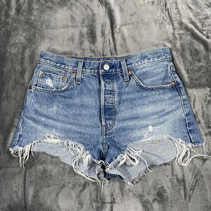 Levi's 501 Cut-Off Denim Shorts Womens Size 29 Blue Light Wash Frayed
